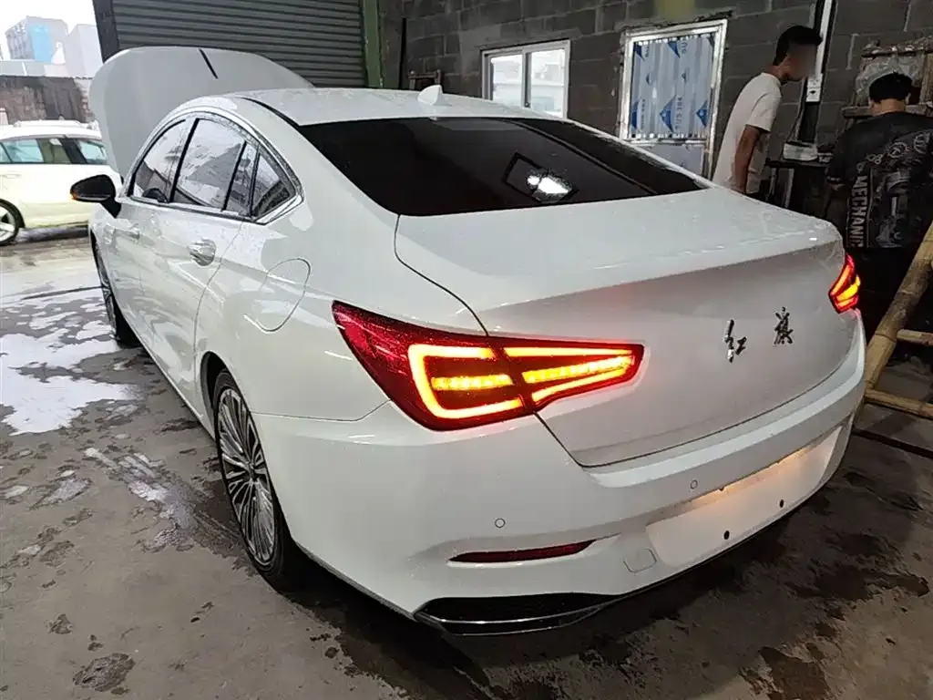 Hongqi H5 — фото 2