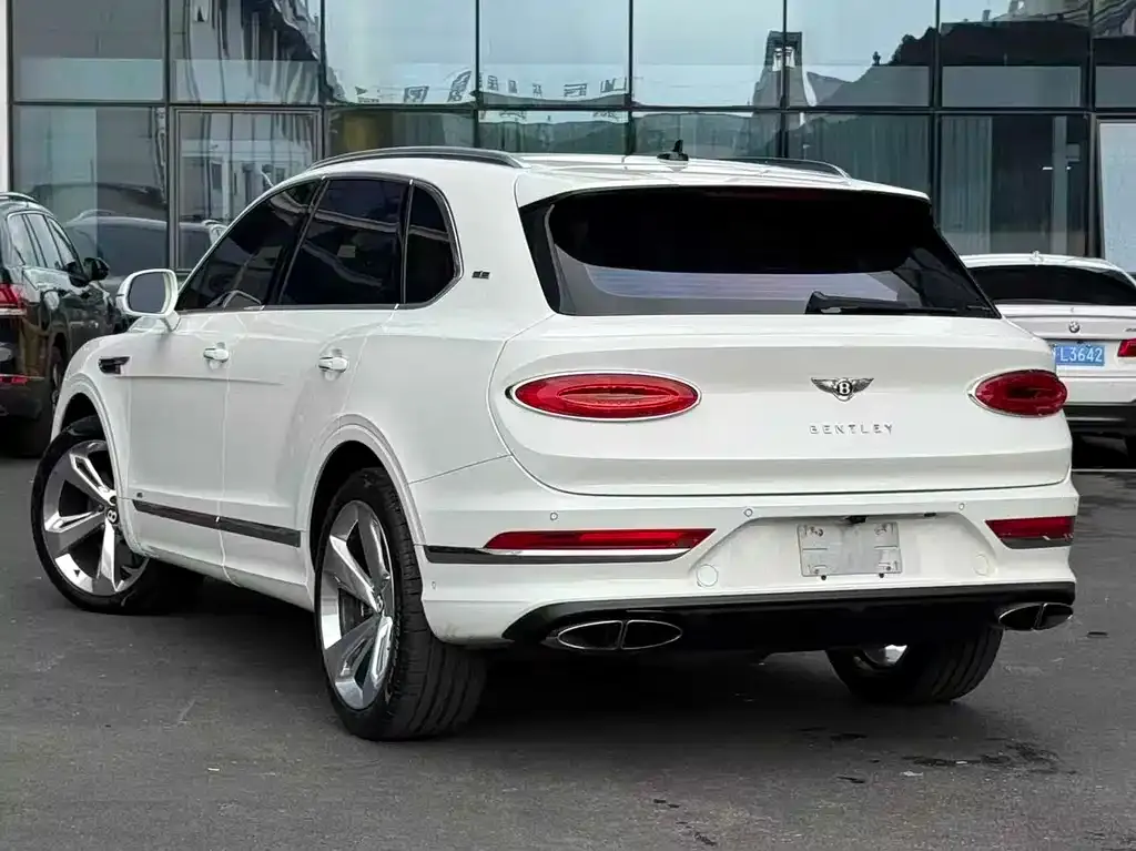 Bentley Bentayga — фото 8