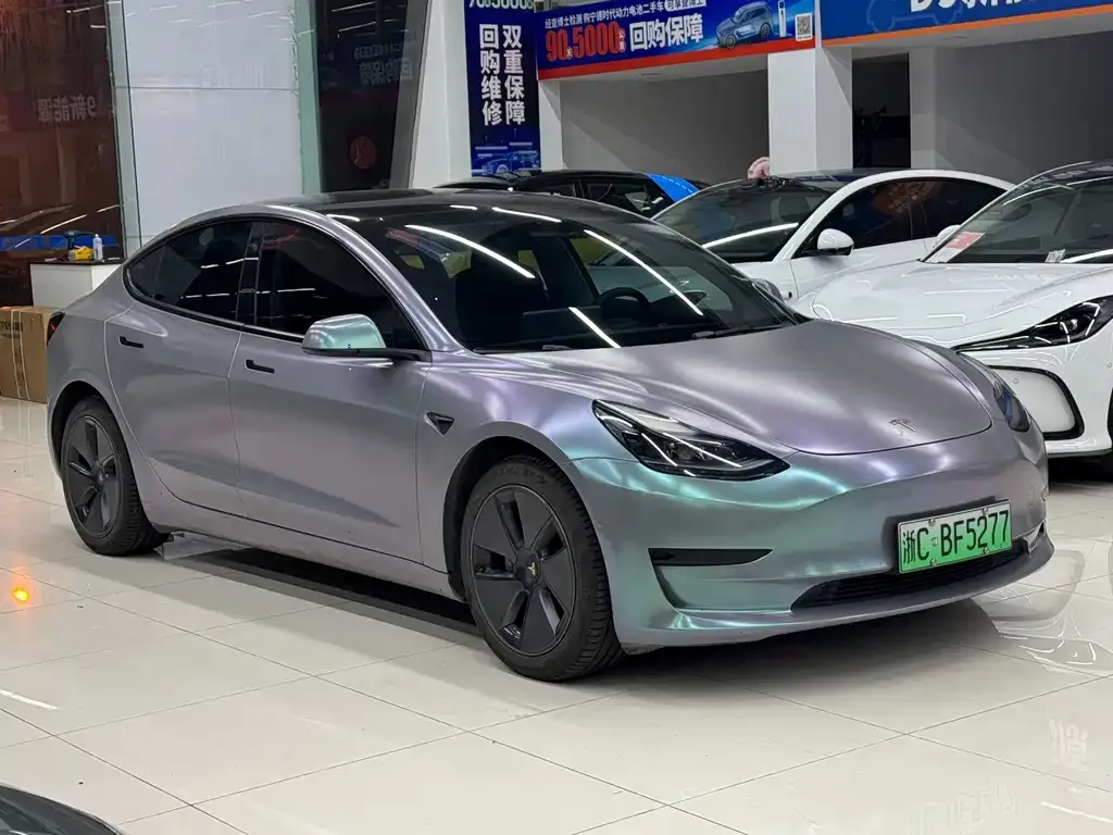 Tesla Model 3 — фото 10