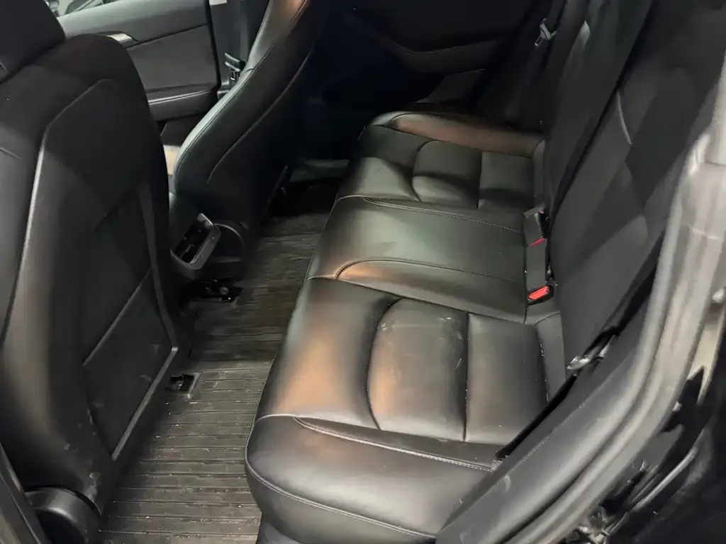 Tesla Model 3 — фото 2