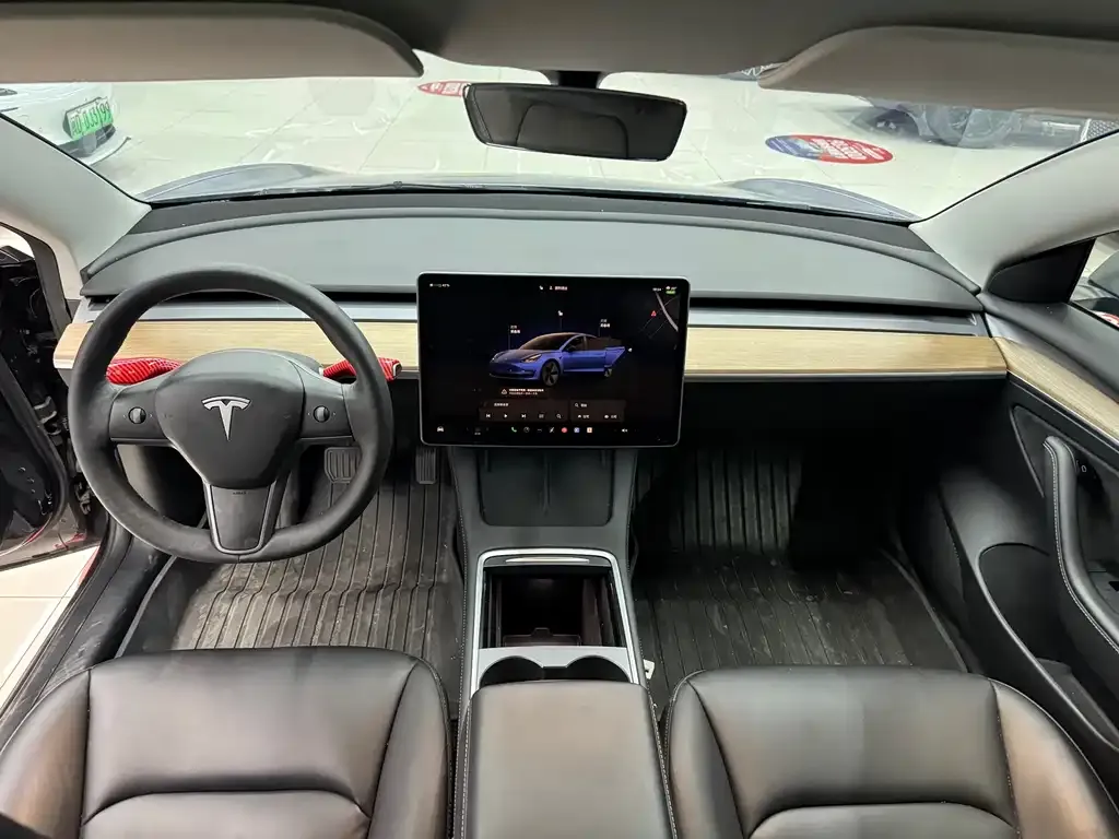 Tesla Model 3 — фото 7
