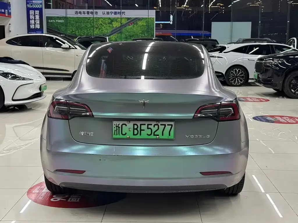Tesla Model 3 — фото 4