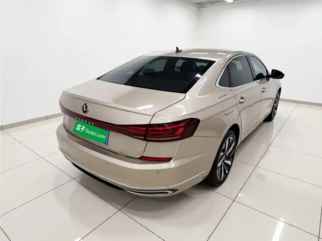 Volkswagen Passat — фото 3