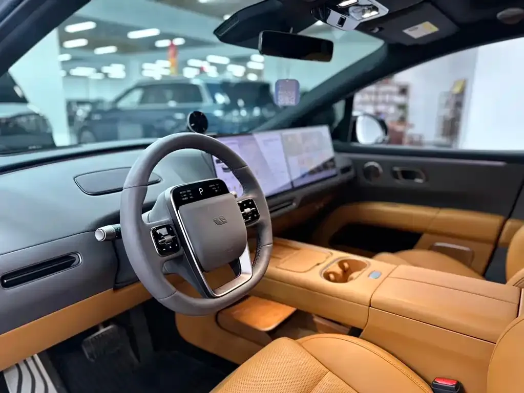 Li Auto i6 — фото 5