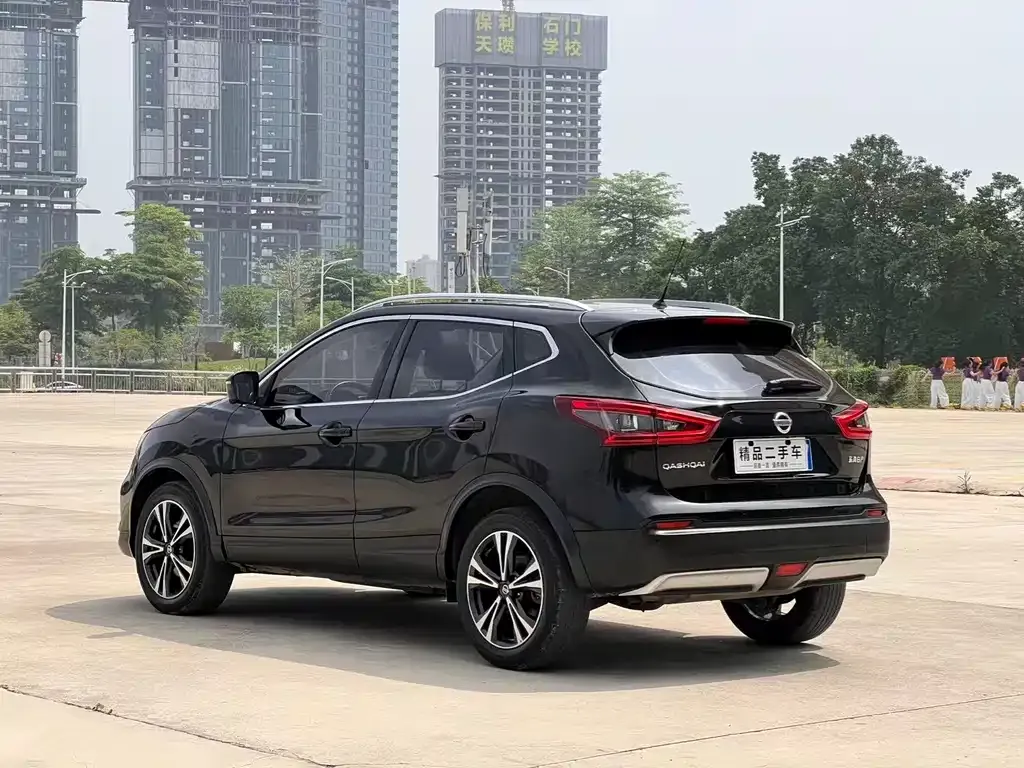 Nissan Qashqai — фото 7