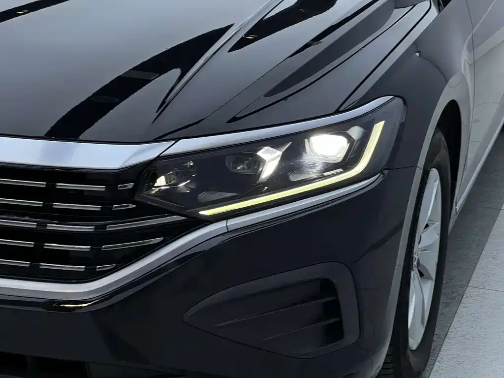 Volkswagen Passat — фото 7