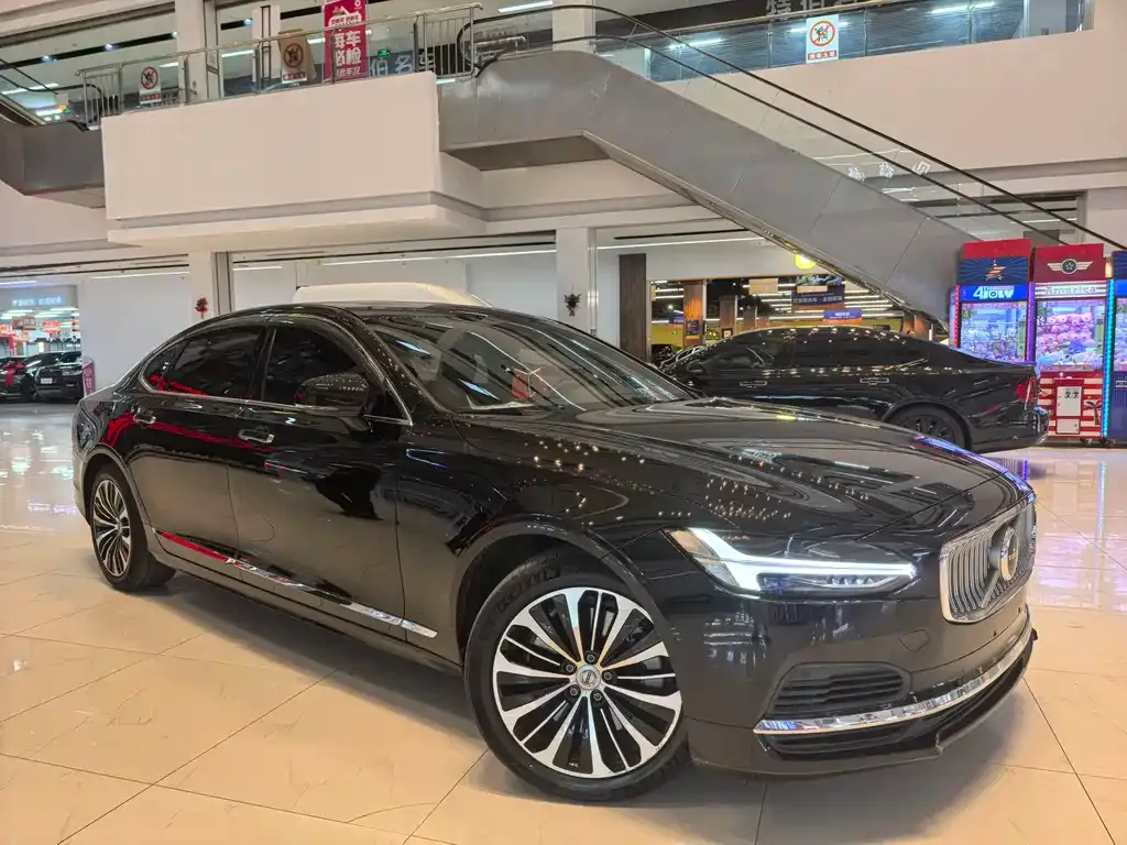 Volvo S90 PHEV 2023 из CN, фото 2