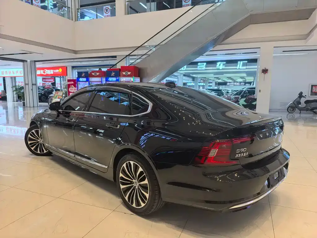 Volvo S90 PHEV 2023 из CN, фото 4