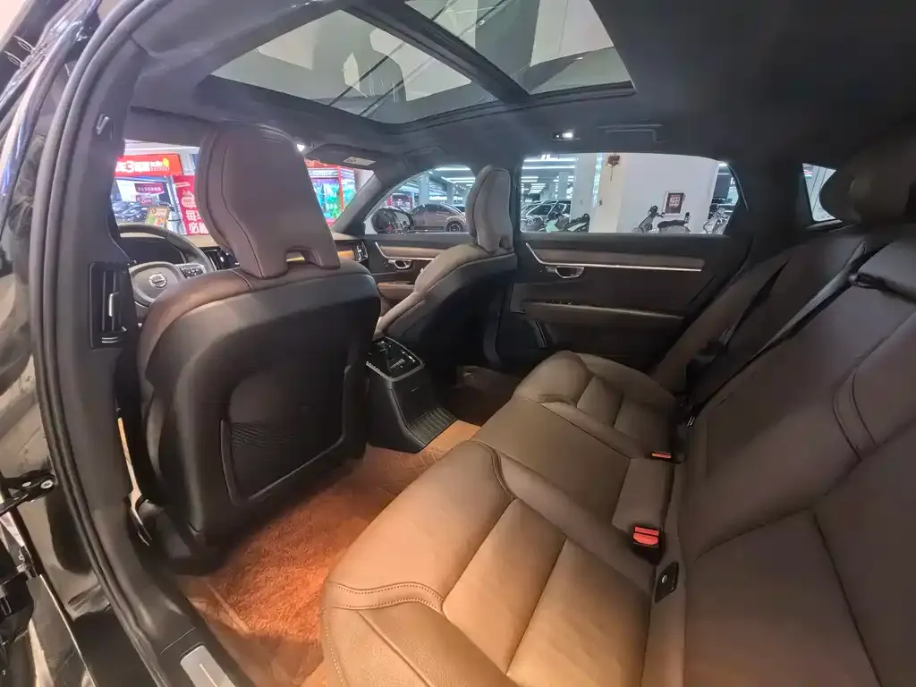 Volvo S90 PHEV 2023 из CN, фото 6
