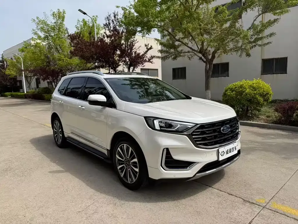 Ford Edge — фото 10