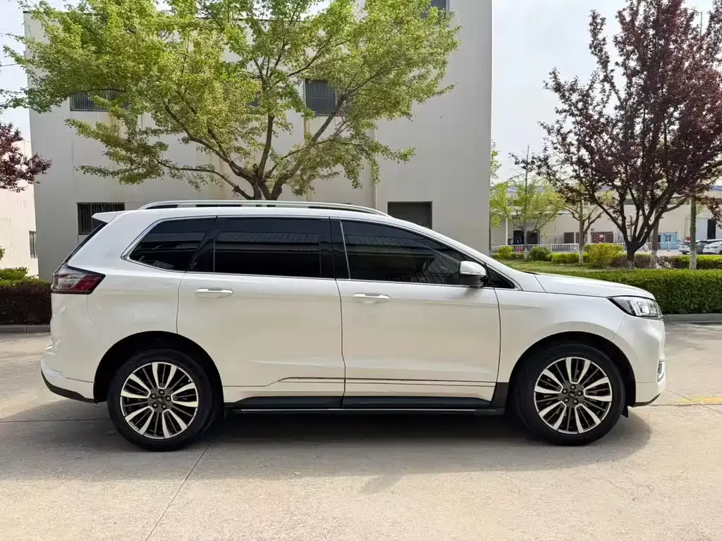 Ford Edge — фото 3