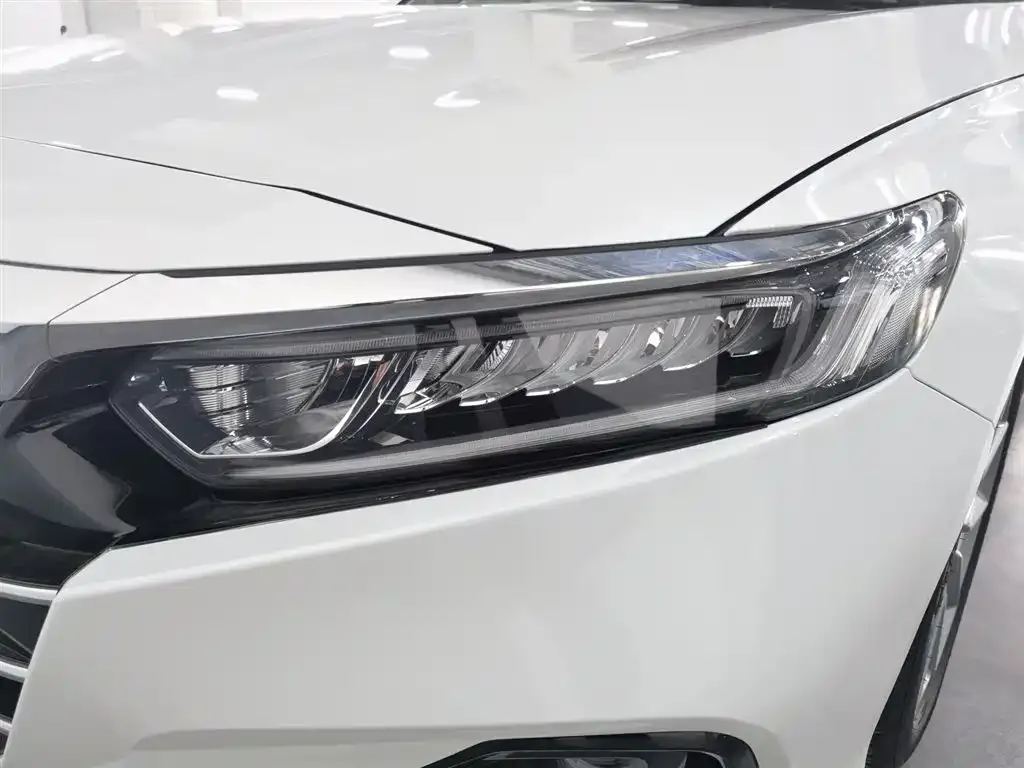 Honda Accord — фото 9