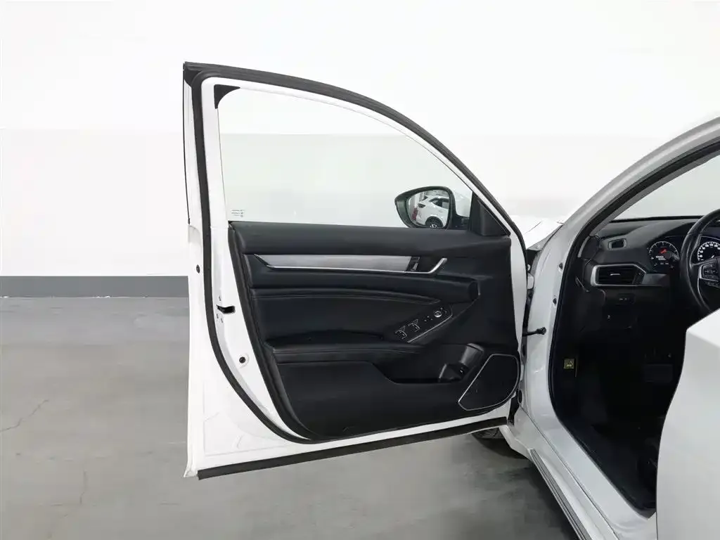 Honda Accord — фото 6