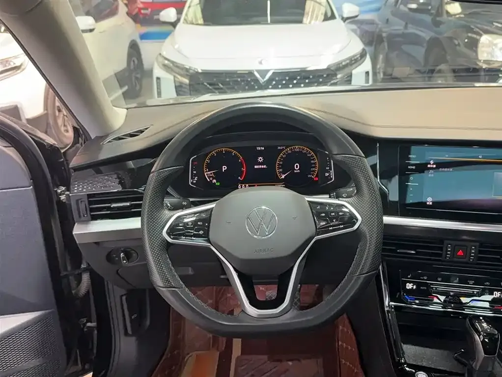 Volkswagen Passat — фото 10