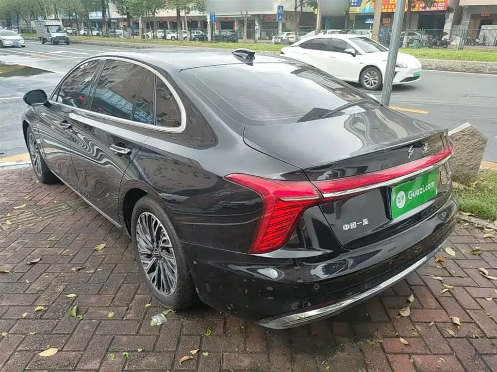 Hongqi H5 — фото 9