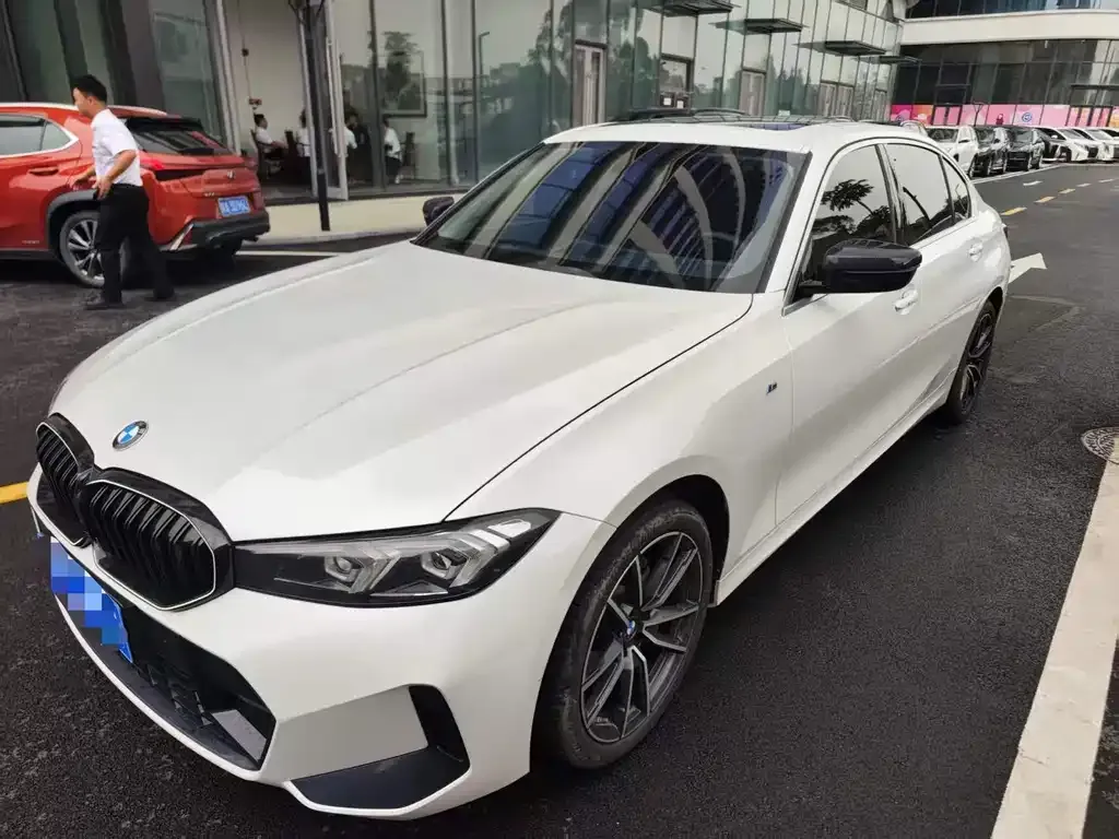 BMW 3 Series 2023 из CN, фото 1