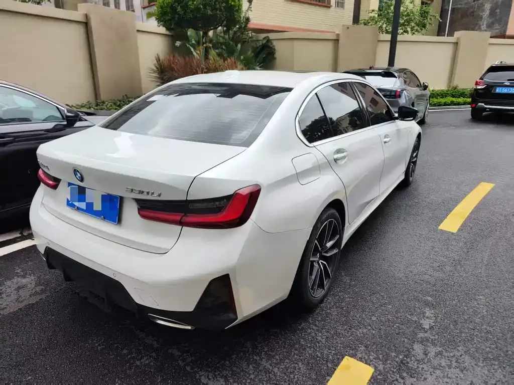 BMW 3 Series 2023 из CN, фото 10