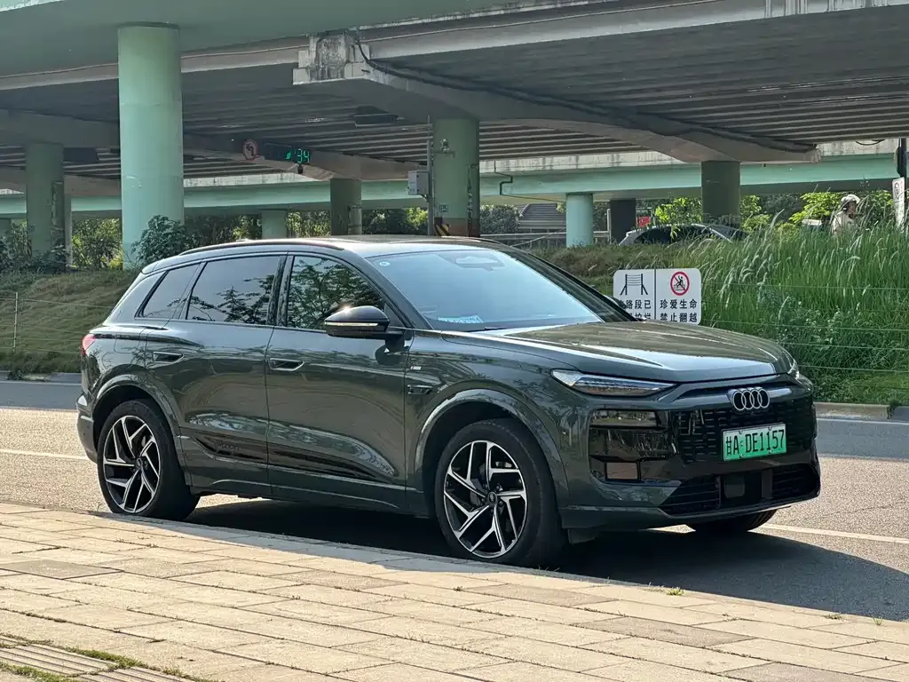 Audi Q6L e-tron — фото 3