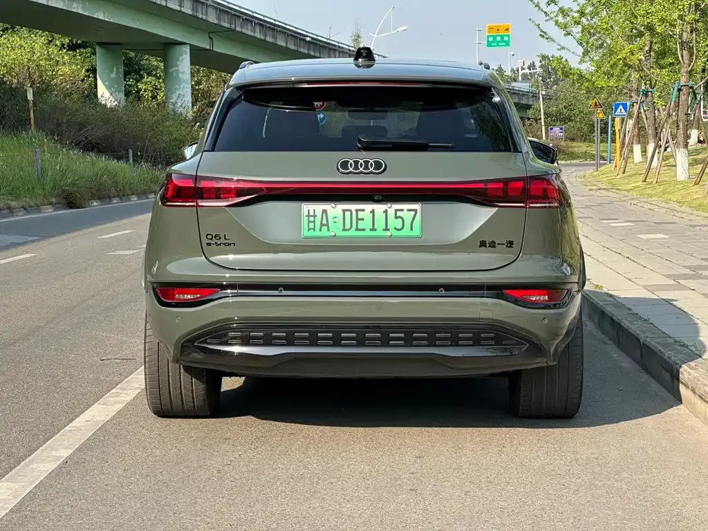 Audi Q6L e-tron — фото 5