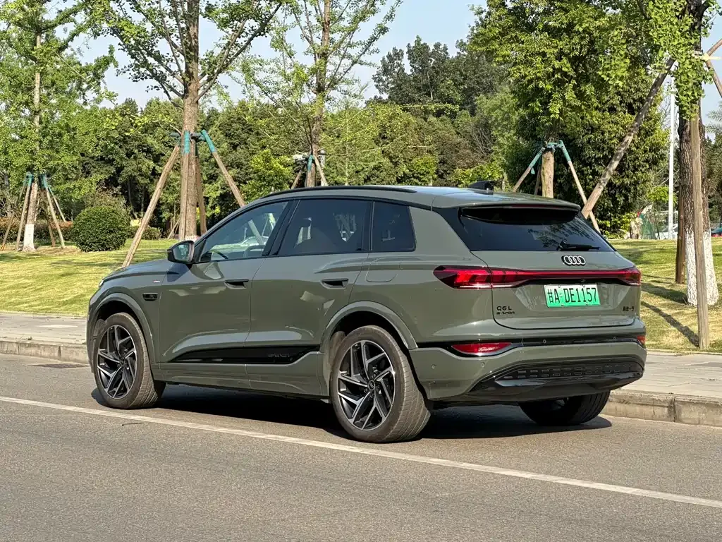 Audi Q6L e-tron — фото 6