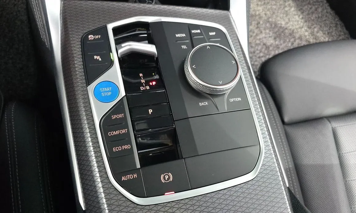 BMW i4 — фото 6