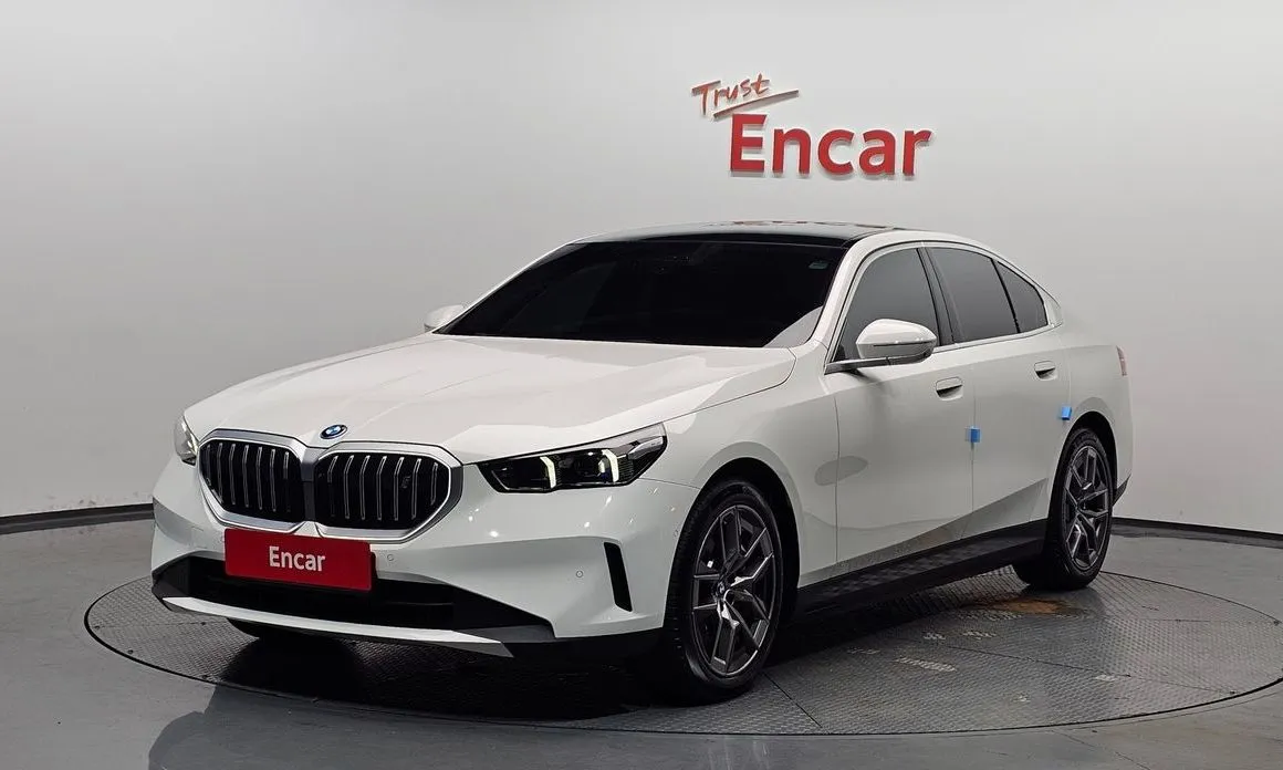 BMW i5