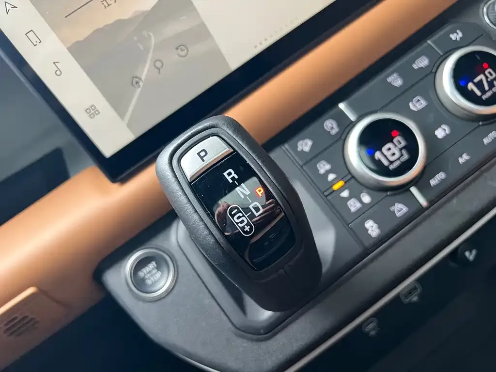 Land Rover Defender 2024 из CN, фото 2