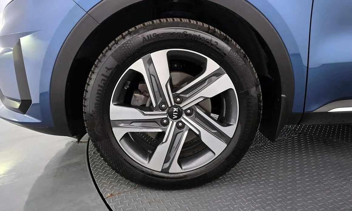 Kia Sorento — фото 9