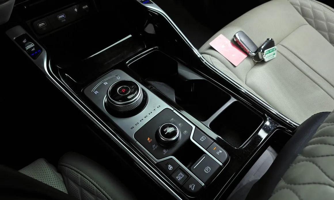 Kia Sorento — фото 10