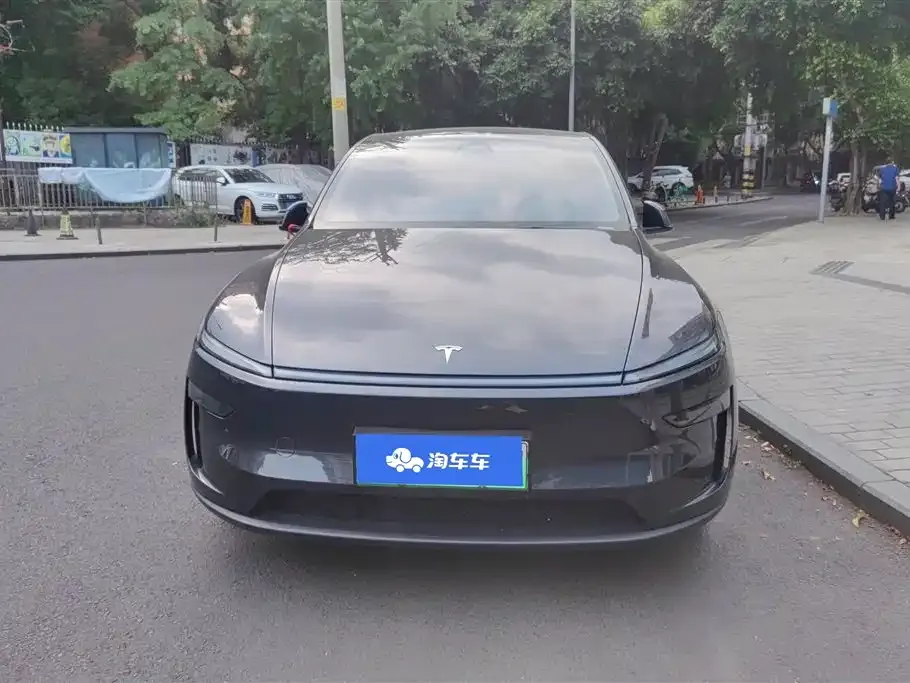 Tesla Model Y — фото 6