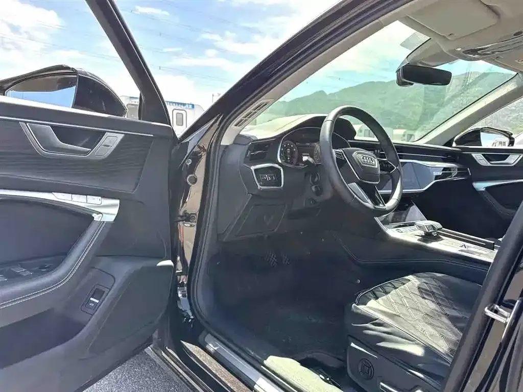 Audi A6L 2024 из CN, фото 5