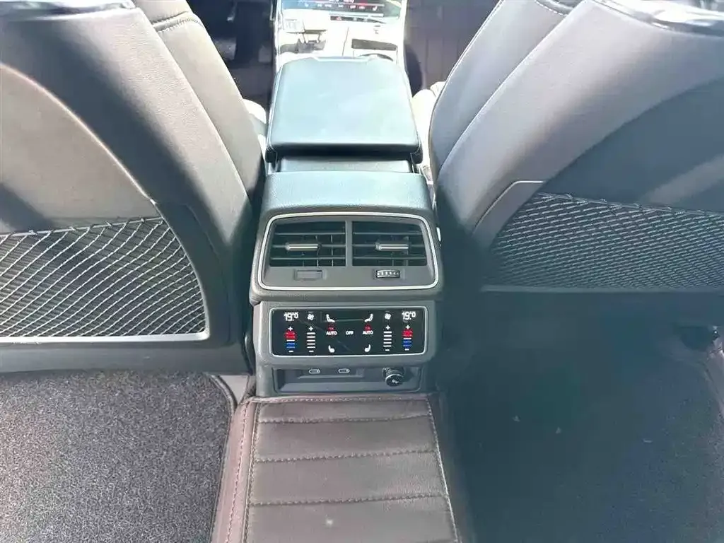 Audi A6L 2024 из CN, фото 7