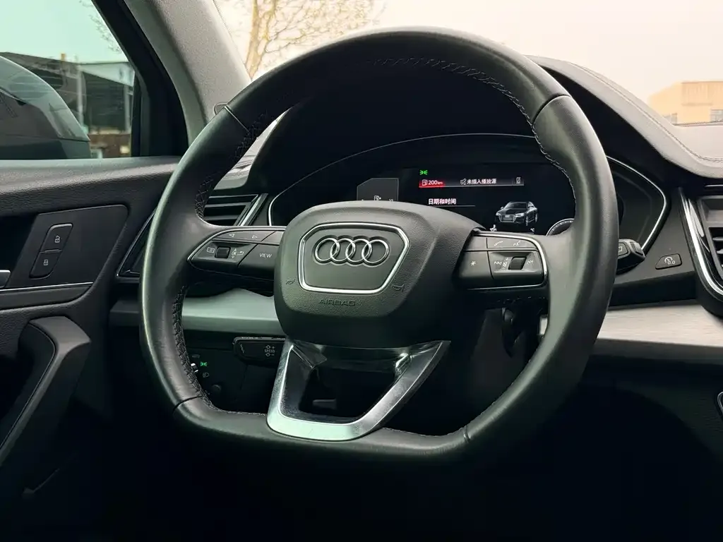 Audi Q5L — фото 2