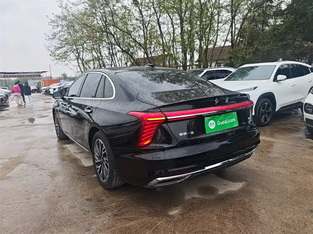 Hongqi H5 — фото 10