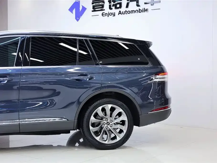 Lincoln Aviator — фото 10