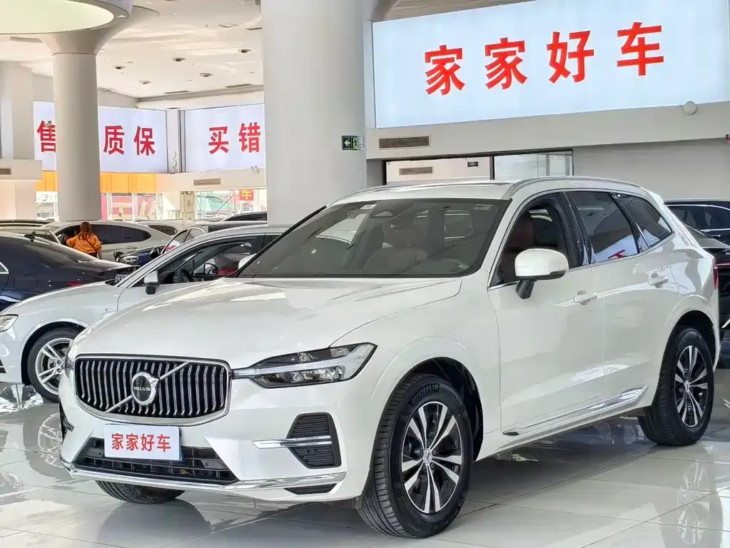 Volvo XC60 — фото 1