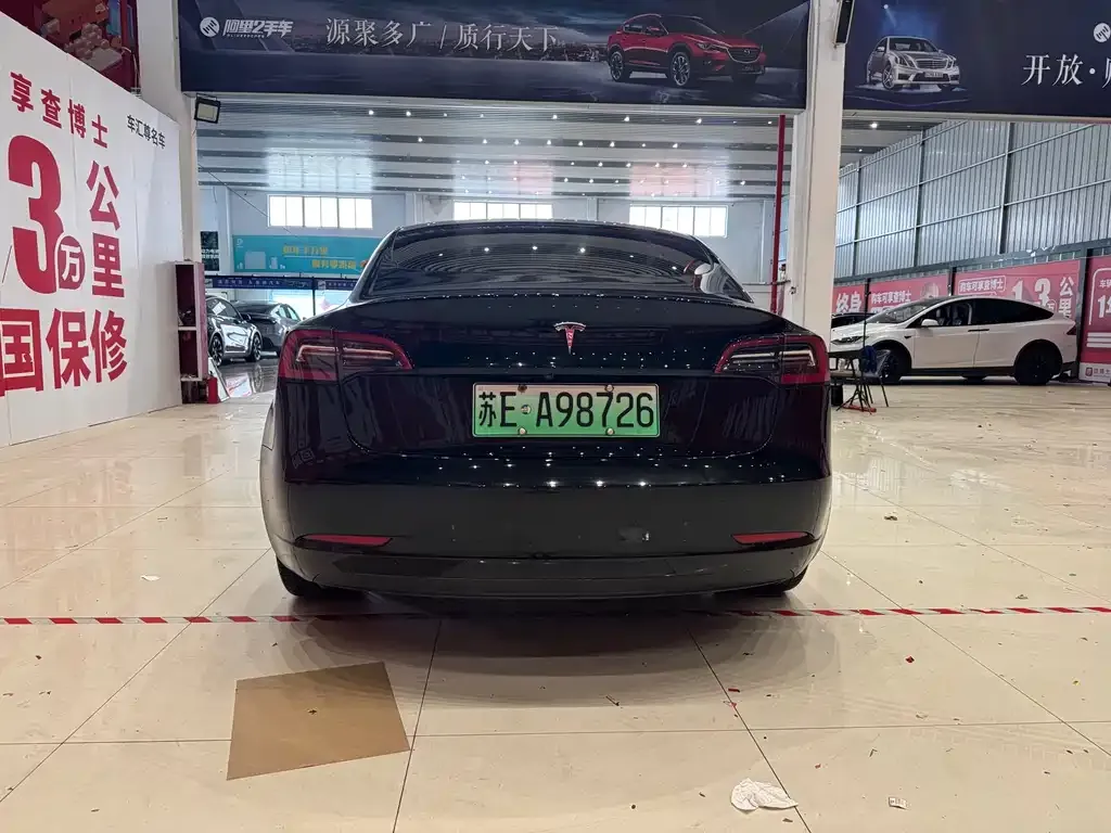 Tesla Model 3 — фото 4