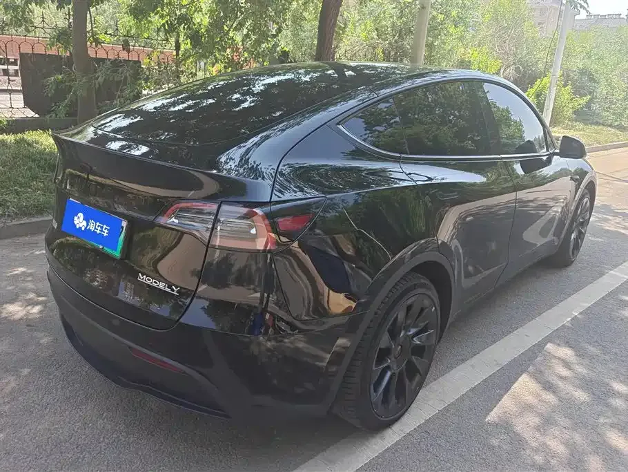 Tesla Model Y — фото 7