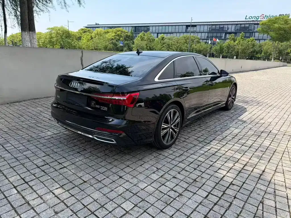 Audi A6L — фото 5