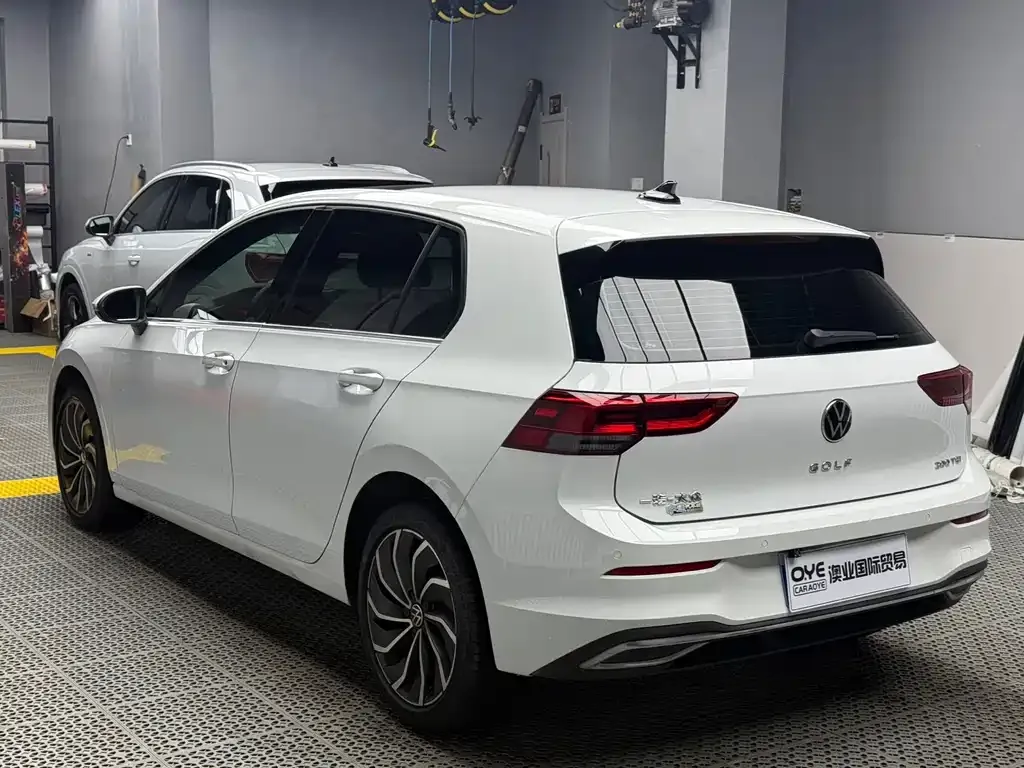 Volkswagen Golf 2021 из CN, фото 2