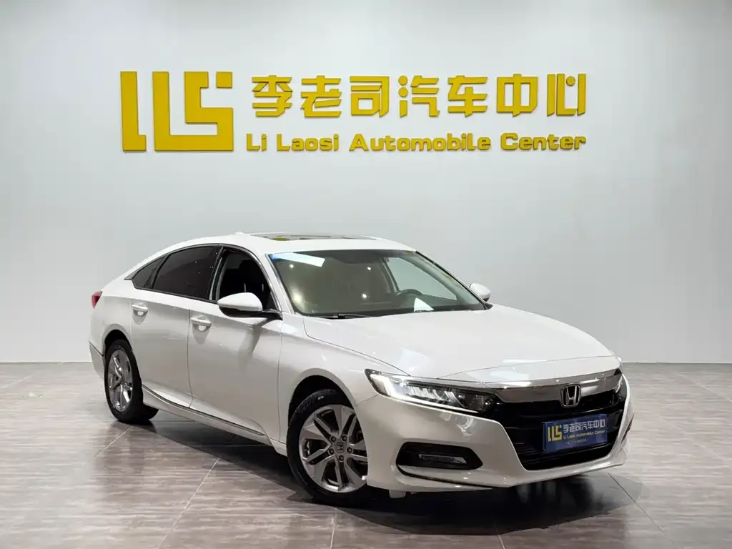 Honda Accord — фото 8