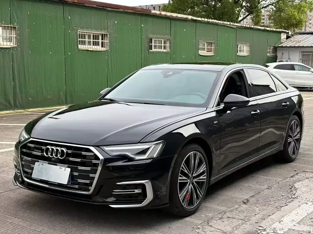 Audi A6L — фото 1