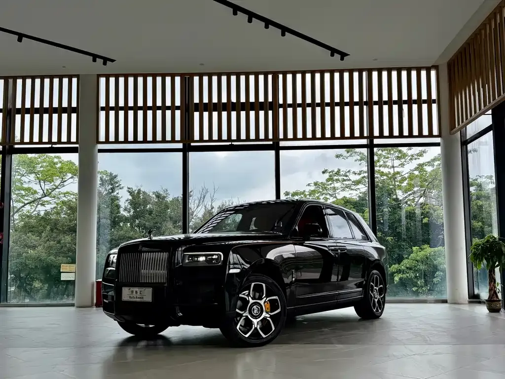 Rolls-Royce Cullinan — фото 1