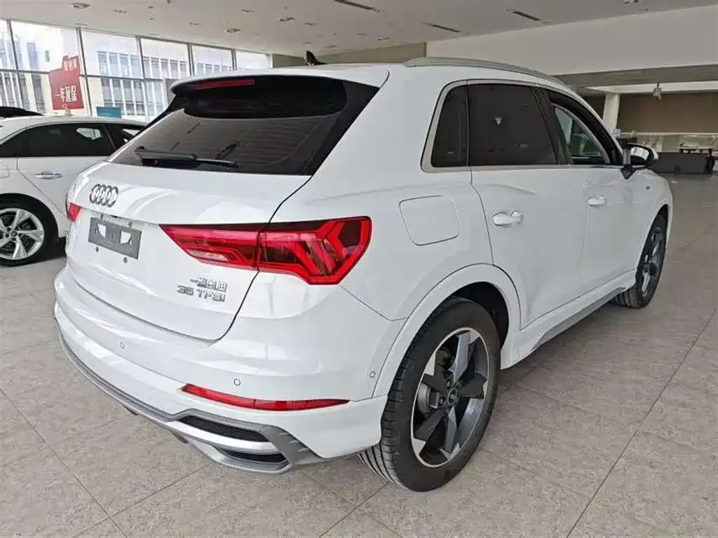Audi Q3 — фото 10