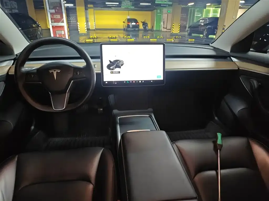 Tesla Model 3 — фото 5