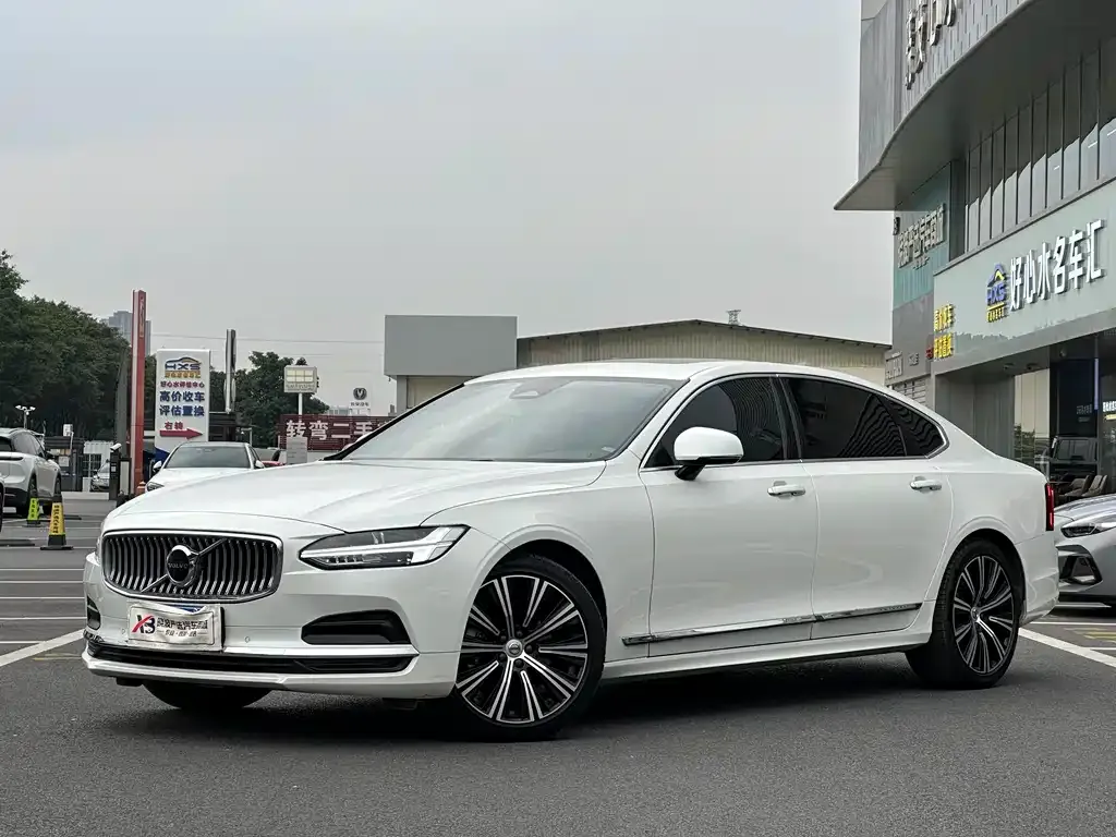 Volvo S90 — фото 1