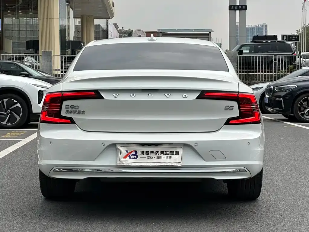 Volvo S90 — фото 9