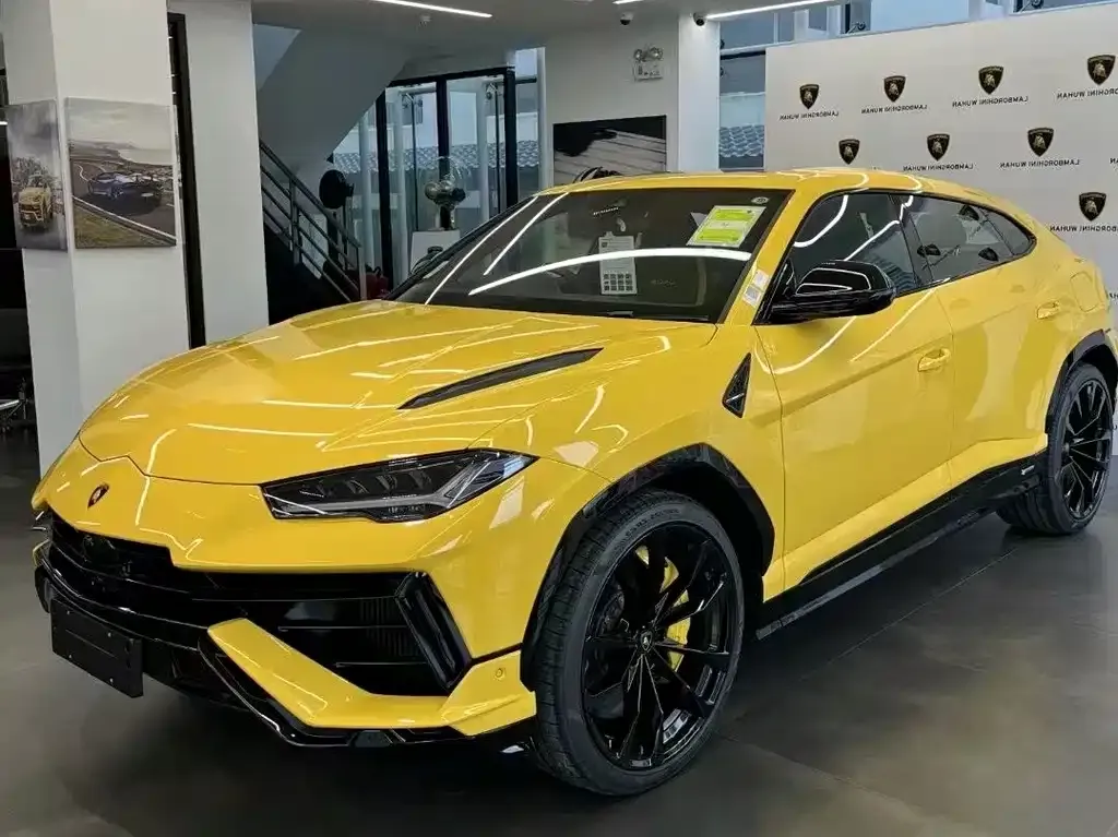 Lamborghini Urus — фото 1
