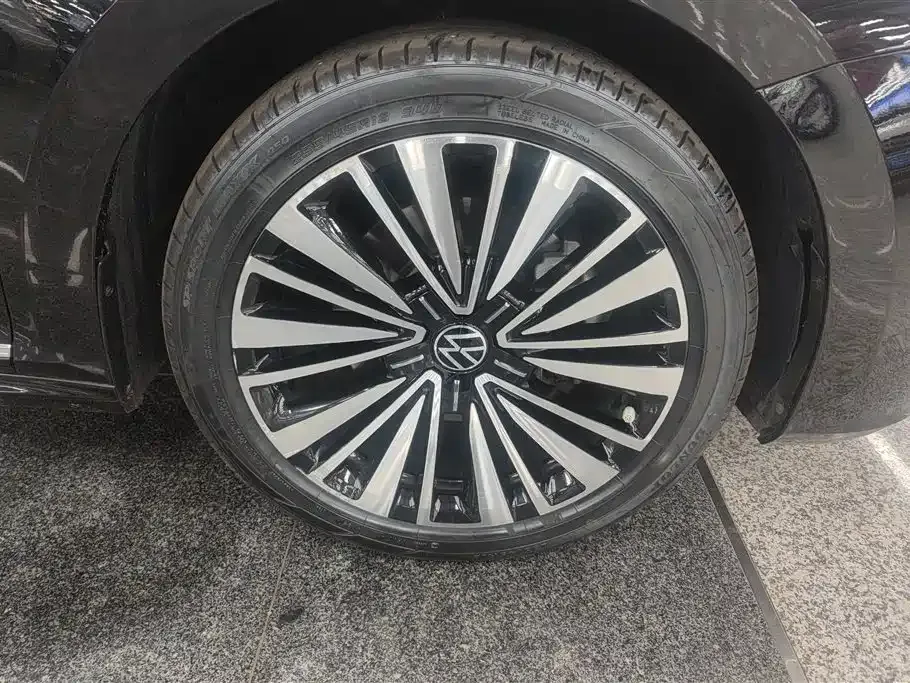 Volkswagen Passat — фото 9