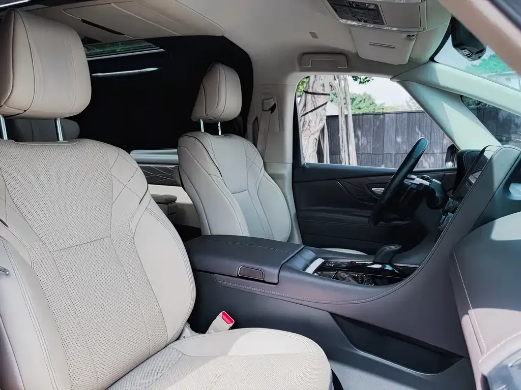 Toyota Alphard — фото 8